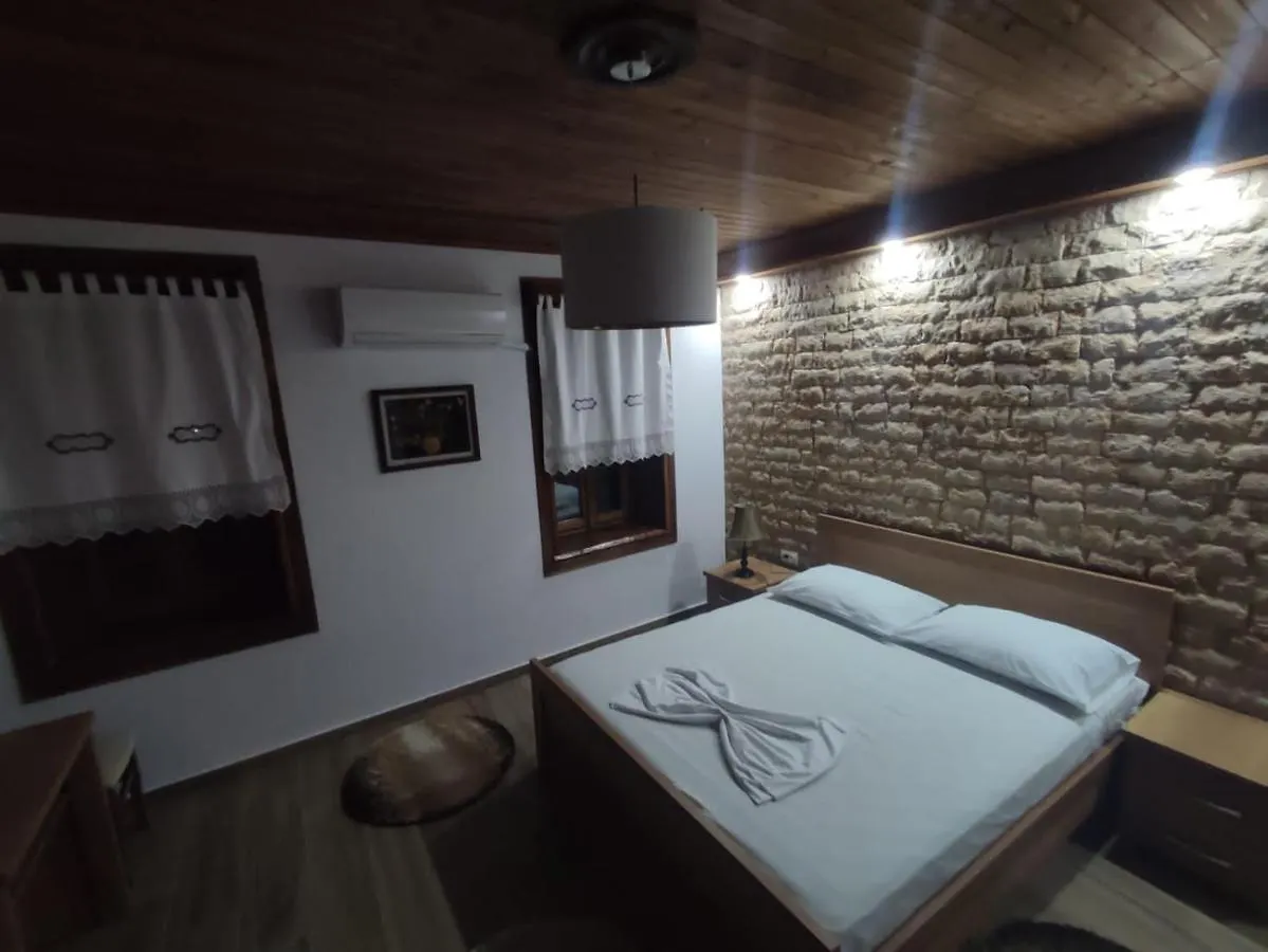 Eni Entire Guesthouse Parking On Site Berat Albania