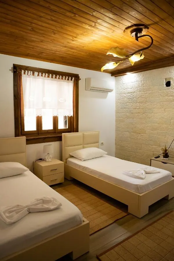 Eni Entire Guesthouse Parking On Site Berat Apartment