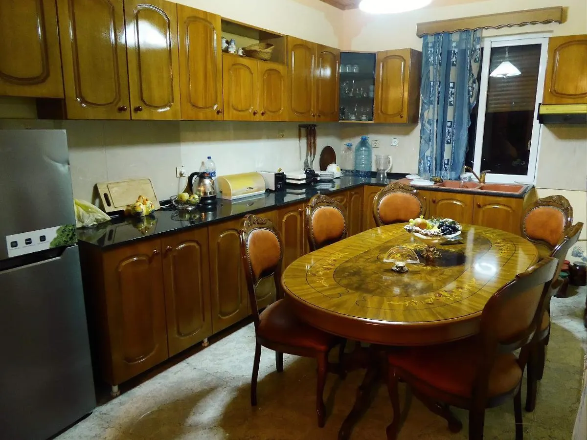 Eni Entire Guesthouse Parking On Site Berat Apartment